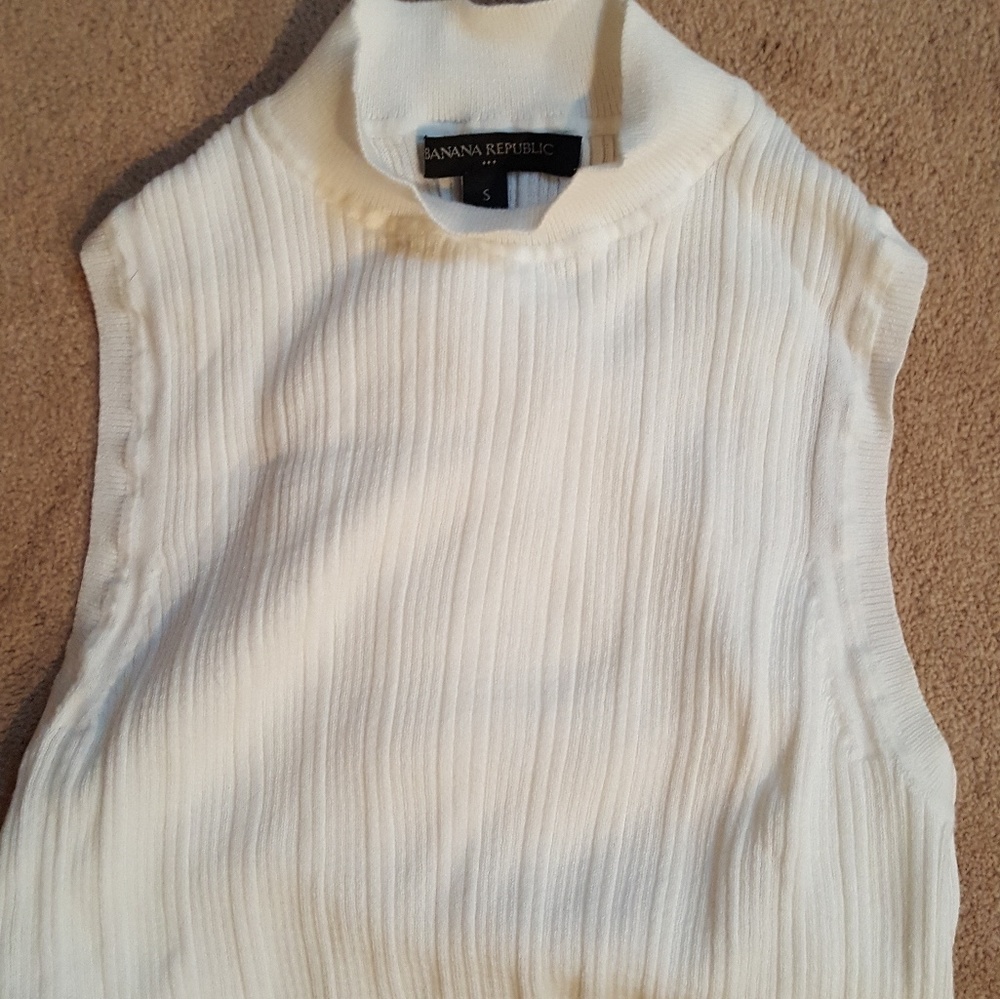 Banana Republic Cream sleeveless top